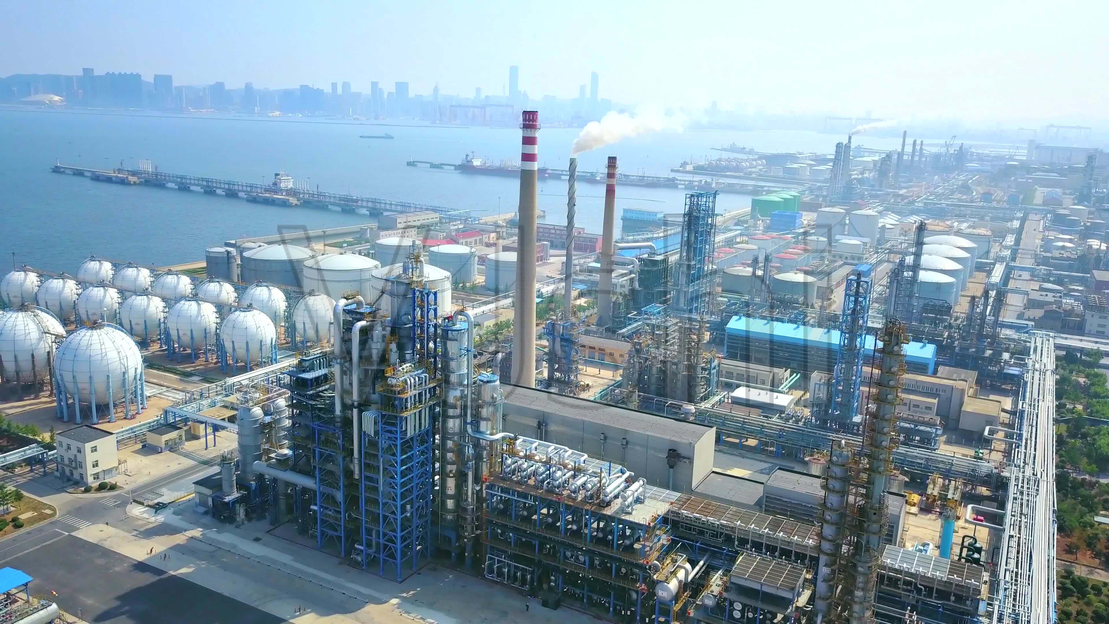 航拍海岸石油冶炼化工厂_3840X2160_高清视频素材下载(编号:2807419)_实拍视频